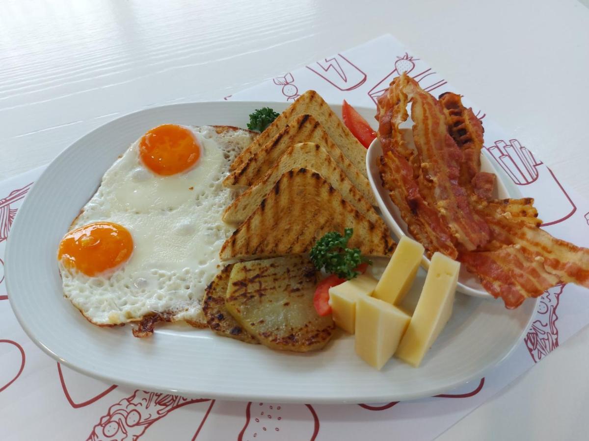 Hotel Tri "O" Topola Zewnętrze zdjęcie