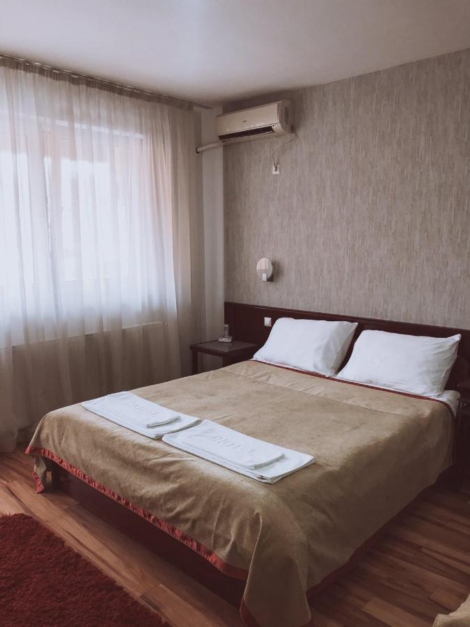Hotel Tri "O" Topola Zewnętrze zdjęcie