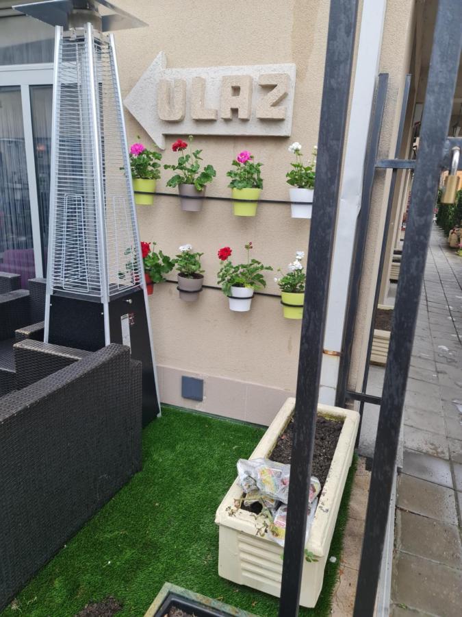 Hotel Tri "O" Topola Zewnętrze zdjęcie