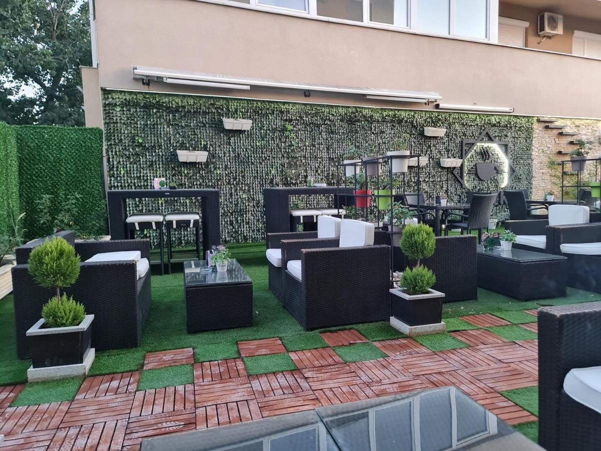 Hotel Tri "O" Topola Zewnętrze zdjęcie