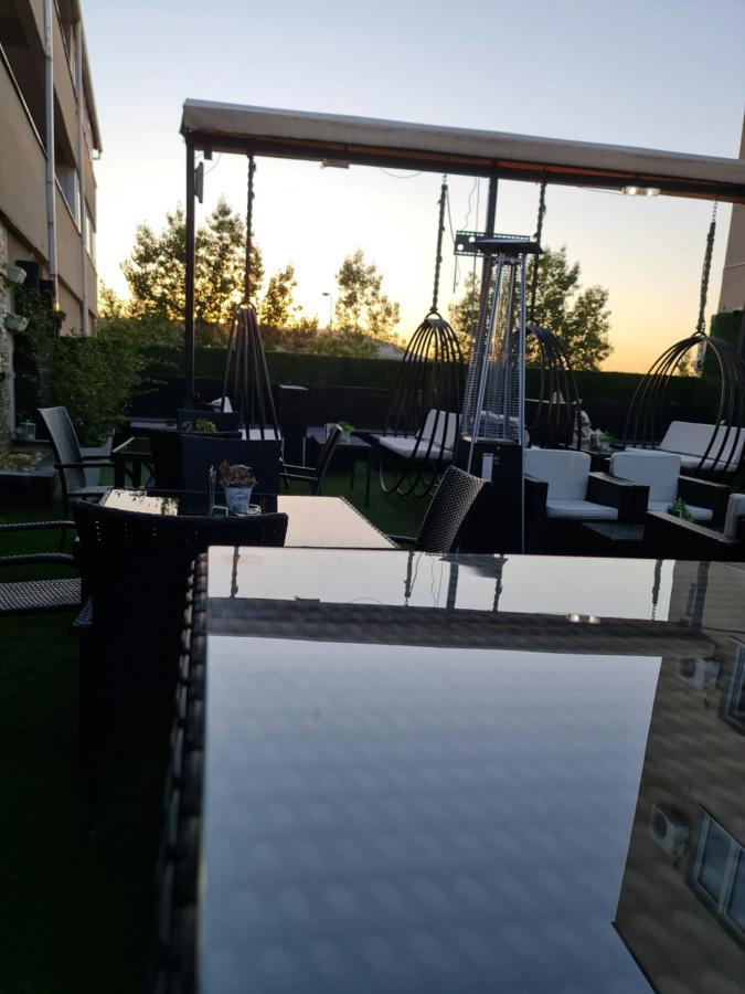 Hotel Tri "O" Topola Zewnętrze zdjęcie